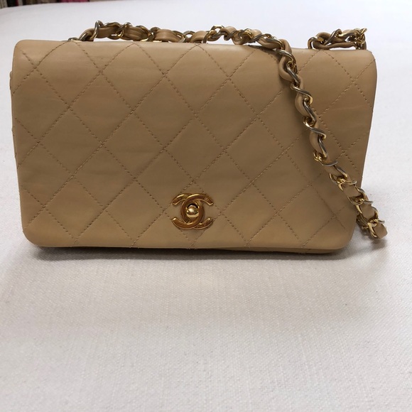 Vintage Chanel Cream Mini Flap - Picture 2 of 16